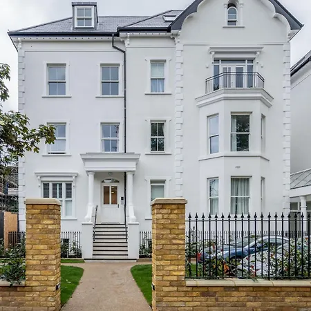 Roomspace Serviced Apartments- Lyons House Surbiton Exterior photo