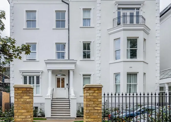 Roomspace Serviced Apartments- Lyons House