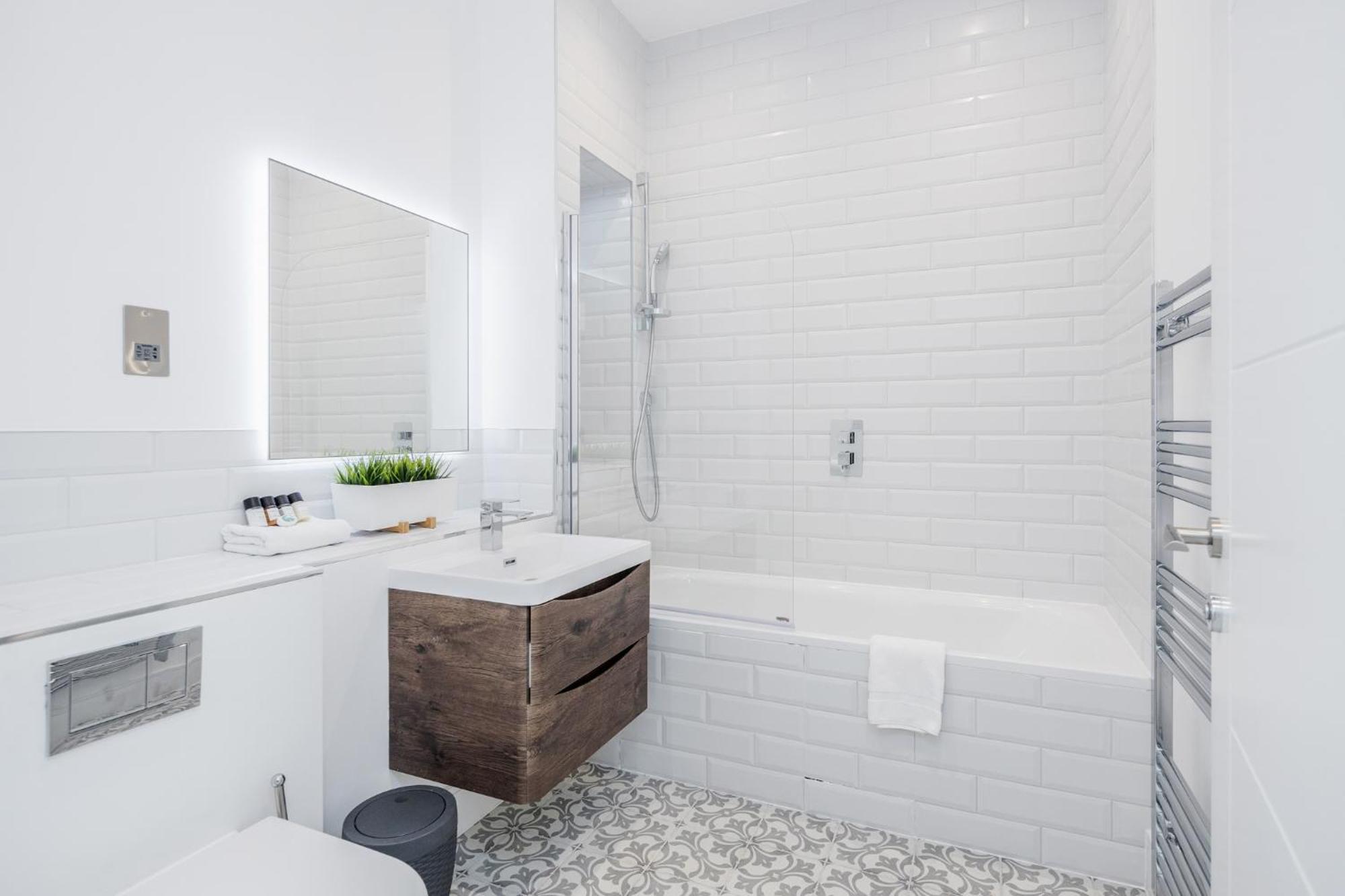 Apartment Roomspace Serviced Apartments- Lyons House
